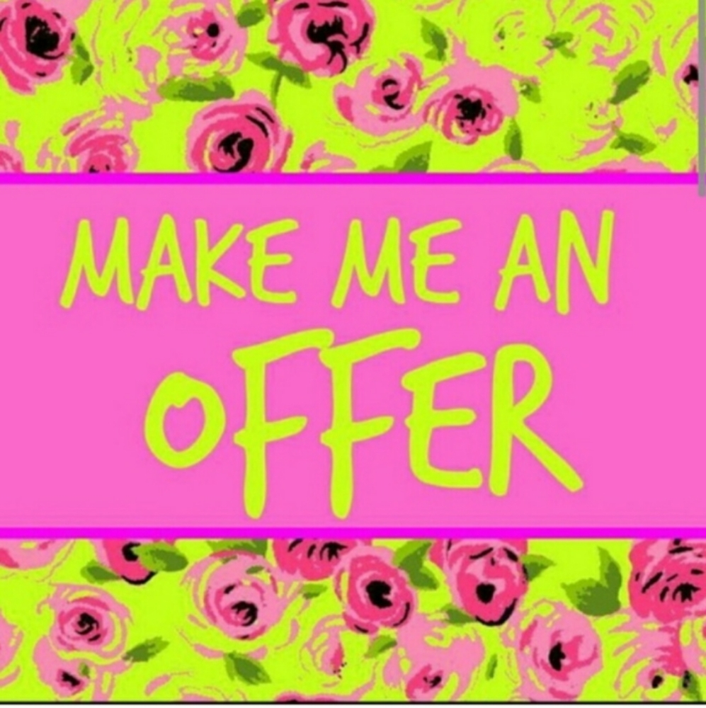 MAKE ME A REASONABLE OFFER! 💋😀💋